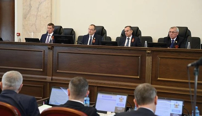 Депутаты парламента приняли постановление об обращении к вице-премьеру РФ Александру Новаку | Источник: пресс-служба Законодательного Собрания Краснодарского края