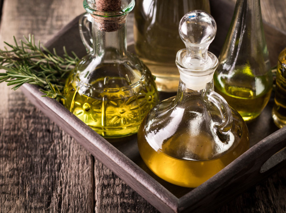 Оливковое масло в кулинарии. Оливковое масло Греция. Сырье для масла. Оливковое масло табак. Масло для салата рафинированное или нерафинированное