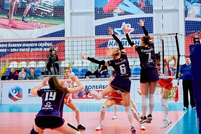 «Северянка» лидирует в высшей лиге по волейболу | Источник: st.cherinfo.ru