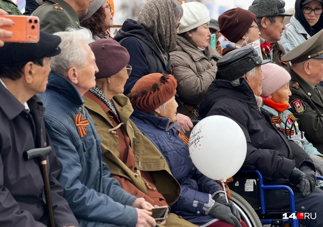 Пожилые с удовольствием наблюдали за всем, что происходит | Источник: Ольга Донская / 14.RU