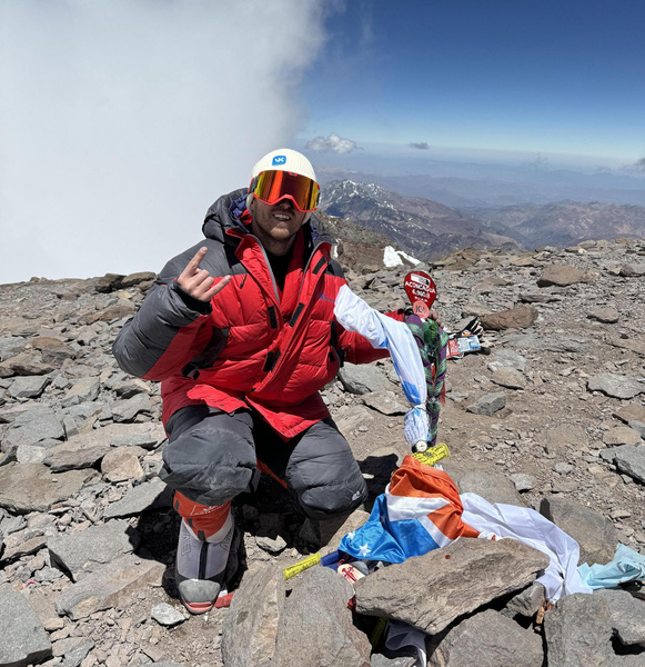 С приветом из Аргентины: как российский блогер поднялся на вершину горы Аконкагуа