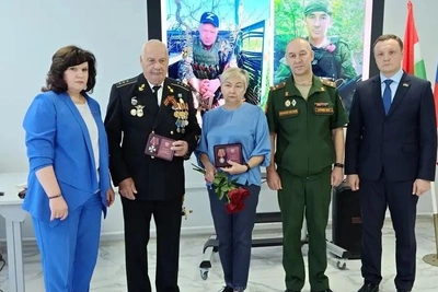 Родным погибших участников СВО вручили госнаграды