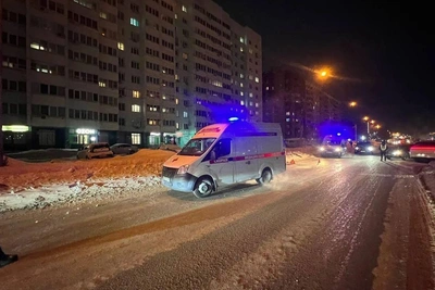 Водитель скорой сбил девочку на улице Троллейной