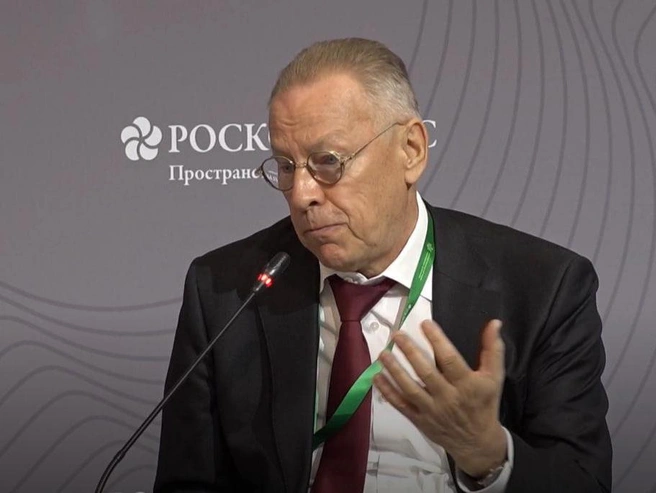 Ректор РГГУ Андрей Логинов считает, что уваровская триада «Православие, Самодержавие, Народность» обеспечила стабильность империи с 1825 по 1905 год. | Источник: скриншот трансляции/legalforum.info