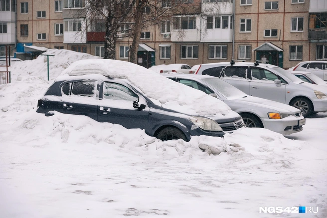 Зимой авто могут побороться за статус первого по высоте снежной шапки | Источник: Максим Серков / NGS42.RU