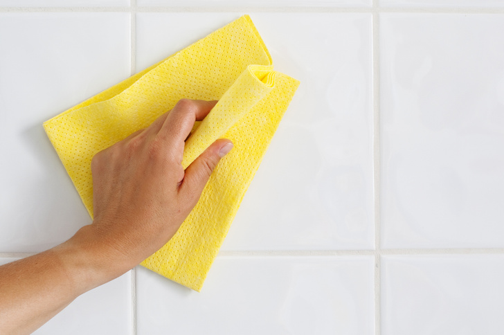 7 способов добела отчистить пожелтевшие швы в ванной