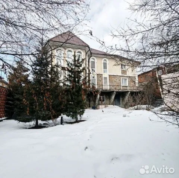 В Иркутске продают особняк с бассейном, кинотеатром и шикарным видом на город | Источник: сайт бесплатных объявлений
