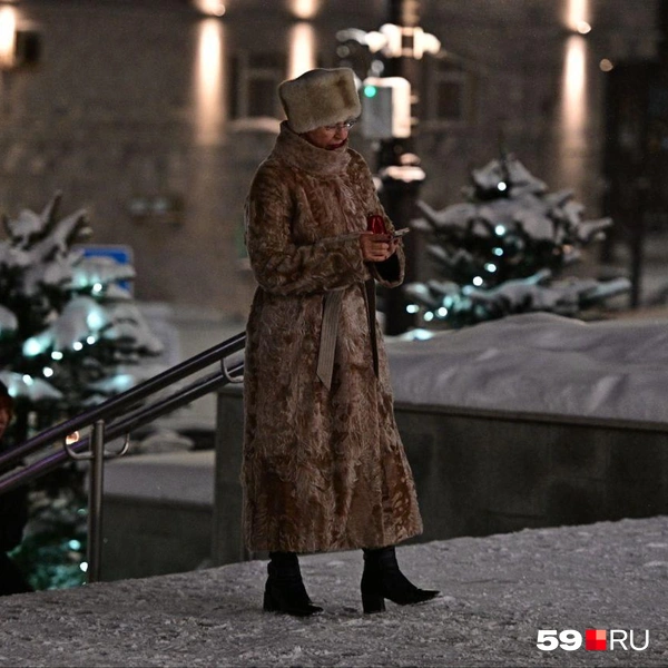 Шапочка «боярыня» в сочетании с шубкой выглядит прекрасно | Источник: Василина Любимова / 59.RU