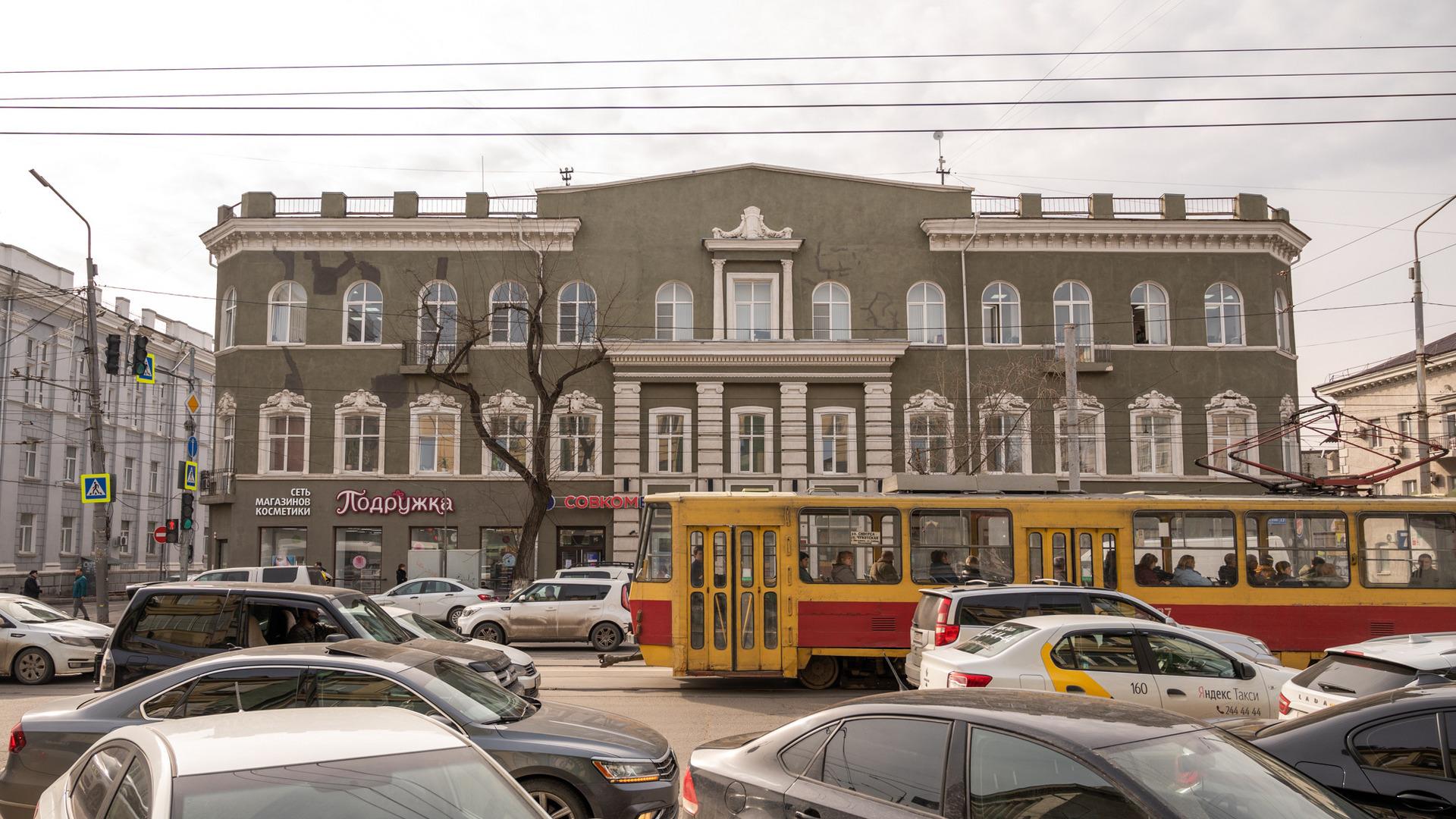 В Ростове доходный дом Чернова на Буденновском, 17 защитили от сноса —  старинное здание возьмут под госохрану, его запретят рушить ради  10-этажного бизнес-центра - 16 июня 2023 - 161.ру