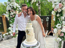 Поздравления Розенбаума, торт с фамильным гербом: Макеева с мужем отгуляли годовщину свадьбы