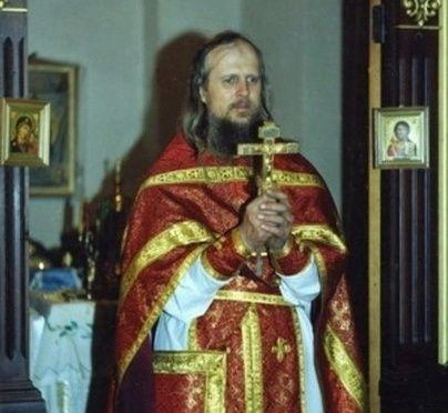 Отца Олега в поселке очень уважали | Источник: читатель E1.RU