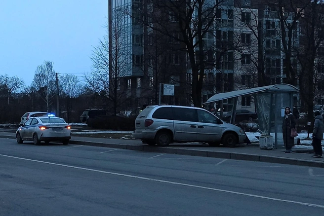Машина врезалась в автобусную остановку в Сестрорецке | Источник: ДТП и ЧП | Санкт-Петербург | Питер Онлайн | СПб