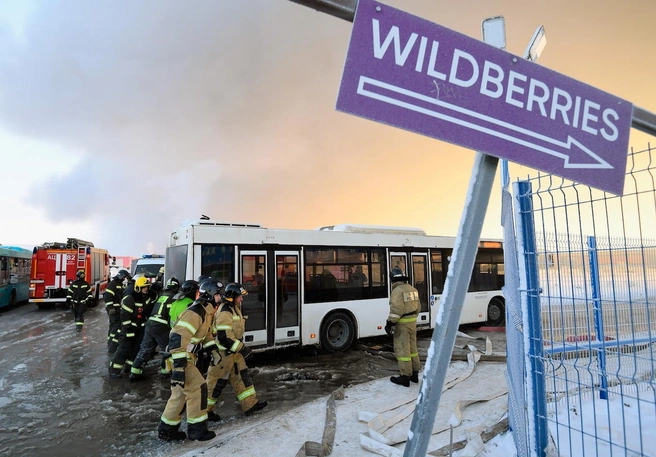 Пожар на складе Wildberries в поселке Шушары в январе 2024 года | Источник: Евгений Павленко / «Коммерсантъ»