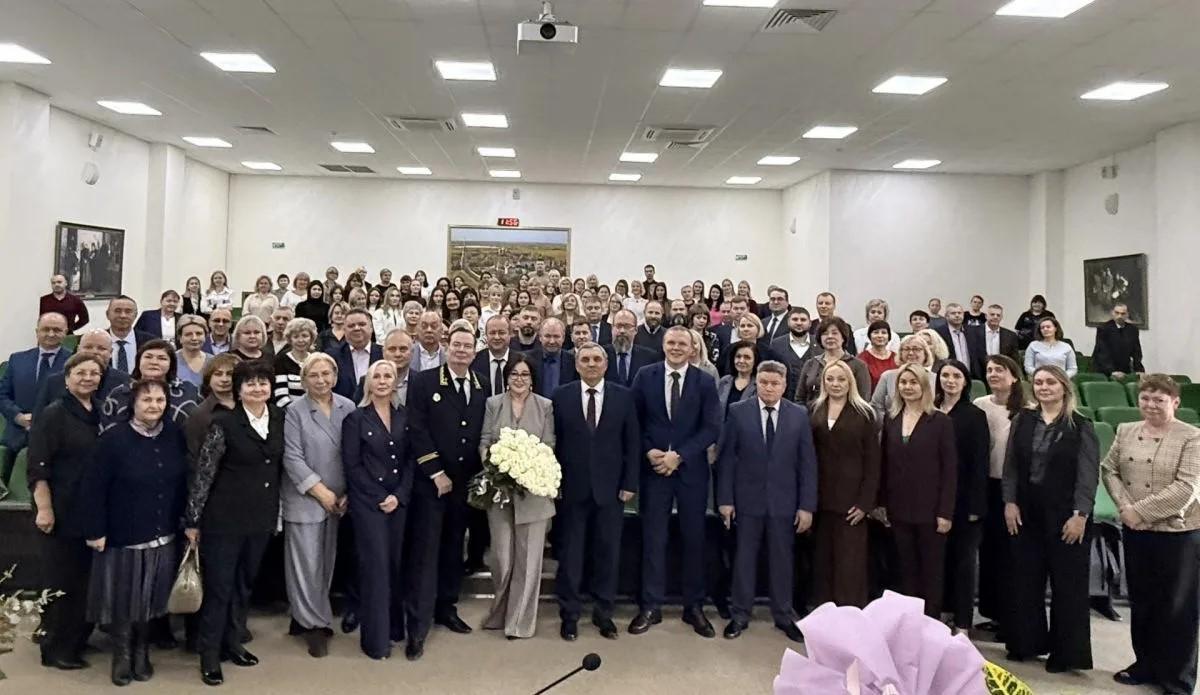 Елену Сапунову проводили в почетную отставку