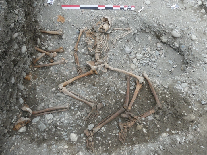 В назидание всем бунтовщикам: во Франции нашли сброшенные в яму тела людей, казненных 500 лет назад