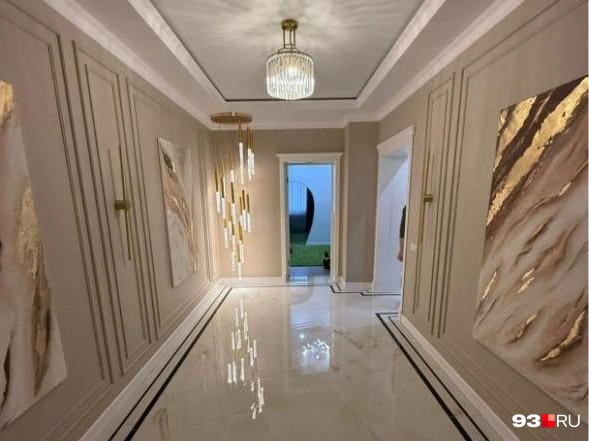 Так внутри выглядит дом Леся | Источник: 93.RU