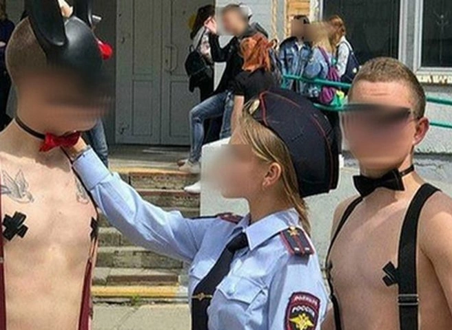 Российские выпускники устроили БДСМ-флешмоб в школе | ya62.ru