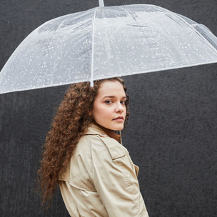 Весенний первый гром: стильные дождевики, которые можно носить каждый день