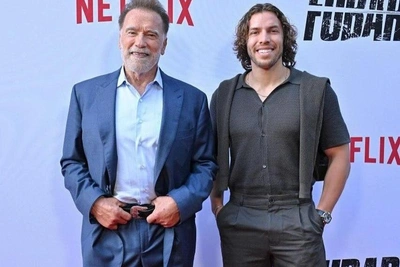 Кучерявый качок в крошечных трусиках: сын Шварценеггера и горничной стал бодибилдером