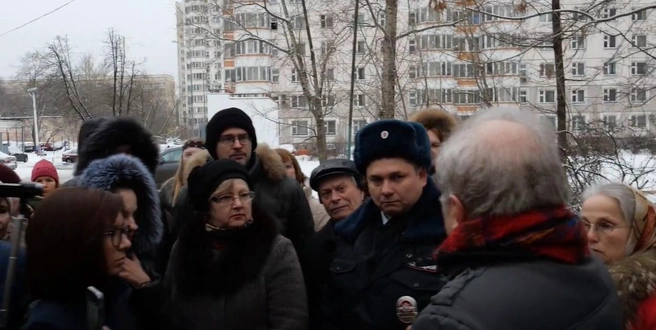Жители выступали против строительства на месте Березовой аллеи | Источник: МИТРОХИН / YouTube.com