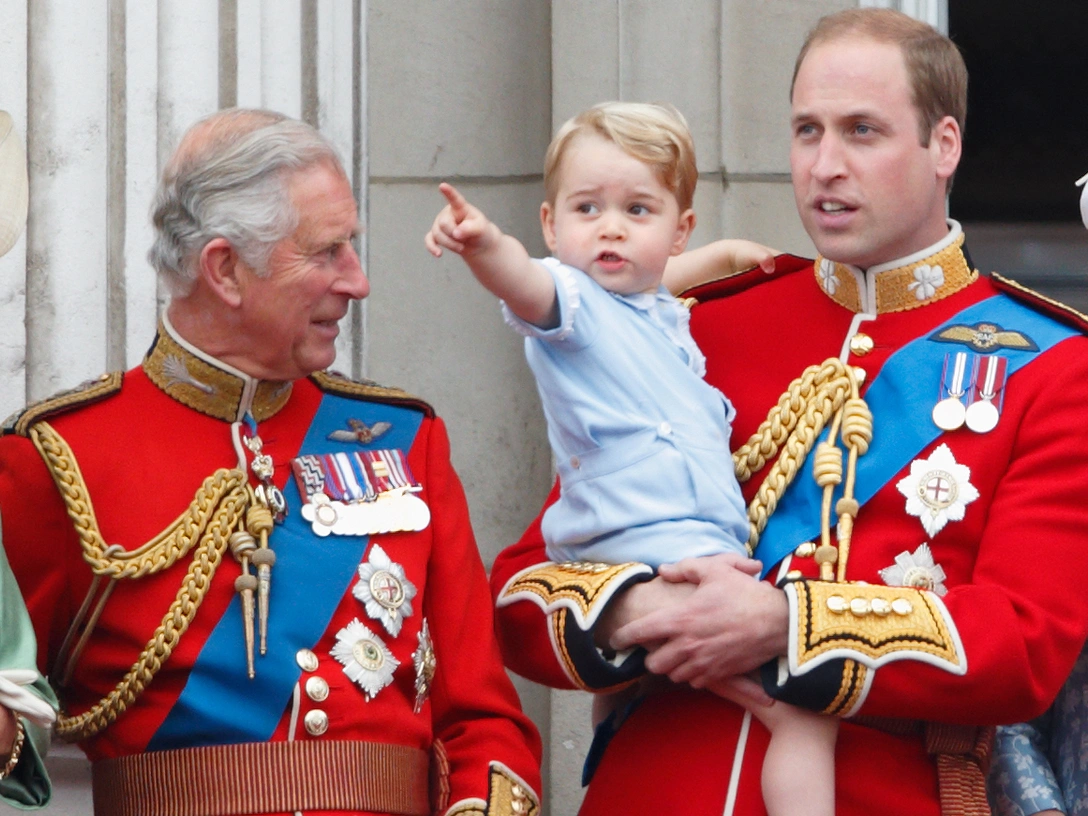 Какой титул получит Джордж, когда принц Чарльз станет королем (и получит ли вообще) | marieclaire.ru