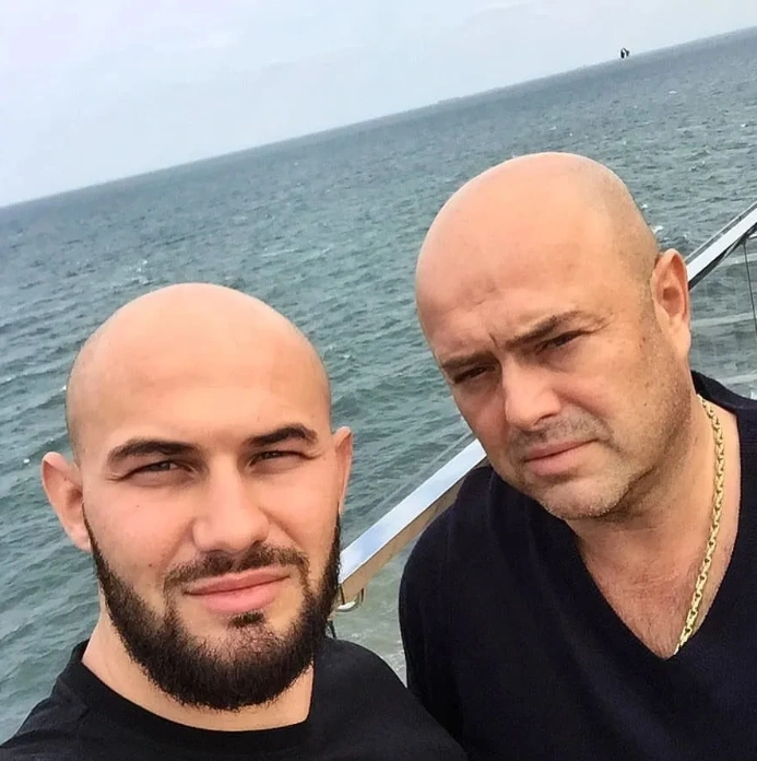 Отец Джигана не часто дает комментарии об его жизни | Источник: iamgeegun / Instagram (экстремистская организация, деятельность запрещена на территории РФ)