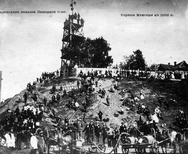 Пожарная каланча на краю Оксеновой горы, 1898 год | Источник: Городецкий краеведческий музей / Музейный квартал Городца / Vk.com