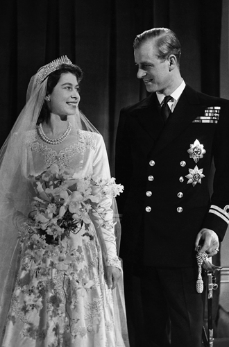 Пир после чумы: как Великобритания выдавала замуж будущую королеву Елизавету II