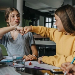 Школьники, не сдавшие ГИА, смогут поступать на бюджетные места в колледжи и техникумы