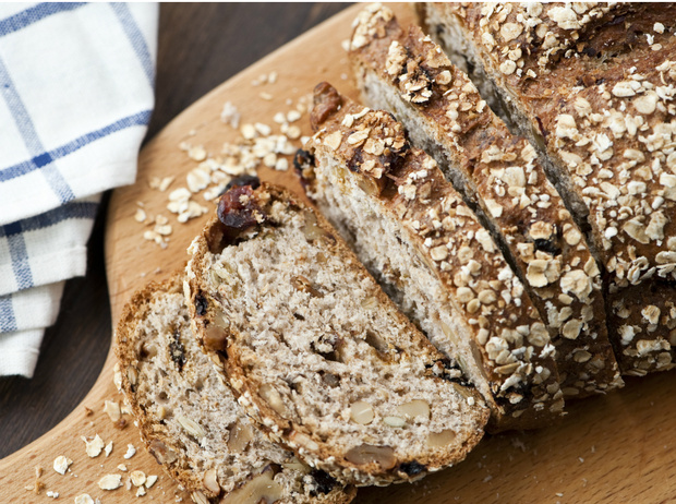Фото №3 - Домашний хлеб: 3 необычных рецепта для всей семьи