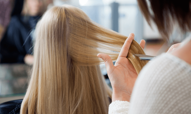 Стрижка на сухие волосы: все плюсы и минусы нового бьюти-тренда