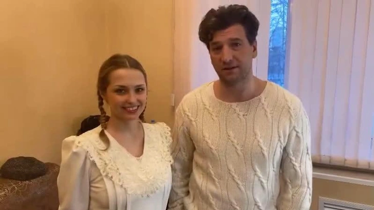 Роман актеров начался с совместной работы