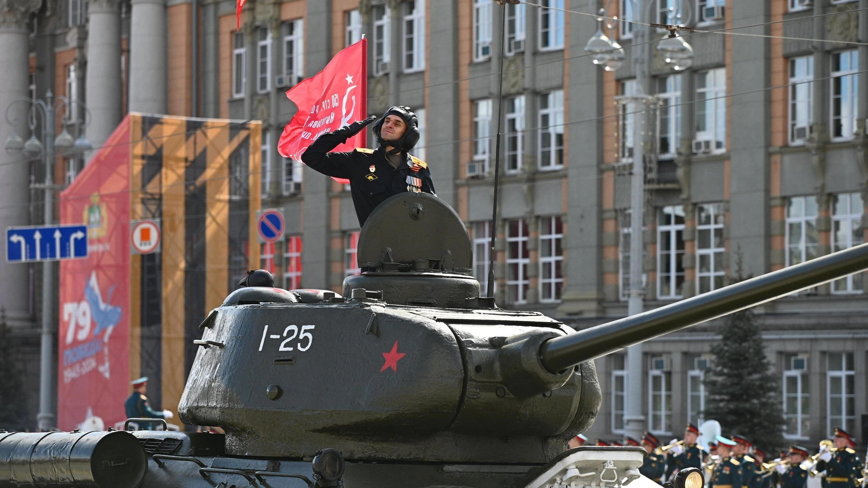 Приедут специальные гости из Москвы. В мэрии назвали первого хедлайнера юбилейного Дня Победы в Екатеринбурге