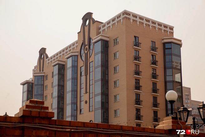 Самые дорогие квадратные метры сейчас — в центре города, и это легко объяснимо: земля тут стоит баснословных денег. Огромных денег стоит и подключение коммуникаций | Источник: Ирина Шарова / 72.RU