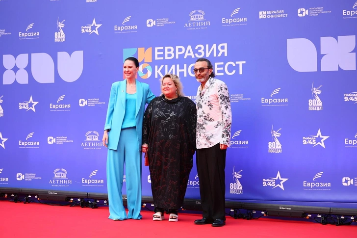 Алена Аршинова, Александра Жукова и Джаник Файзиев