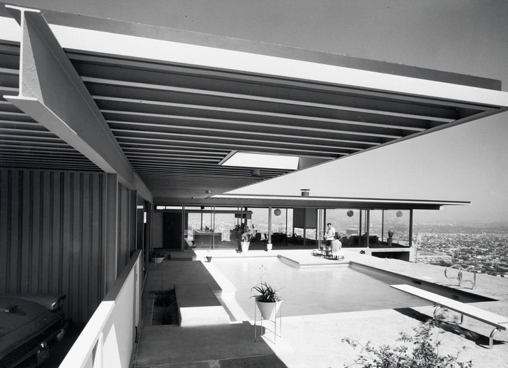 За 25 миллионов долларов: самый известный дом модернизма середины ХХ века выставили на продажу | Источник: Юлиус Шульман/commons.wikimedia.org