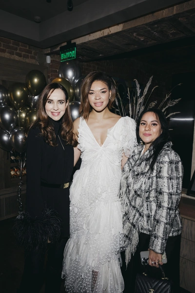 Юлианна Винер, Катерина Кейру и Лора Гаврилова