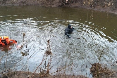 Тело утонувшего мальчика в Октябрьском ищут две недели