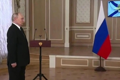 Путин вручил госнаграды бойцам Северного флота