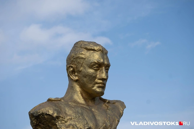 Памятник Александру Шитикову  | Источник: Елена Буйвол / VLADIVOSTOK1.RU