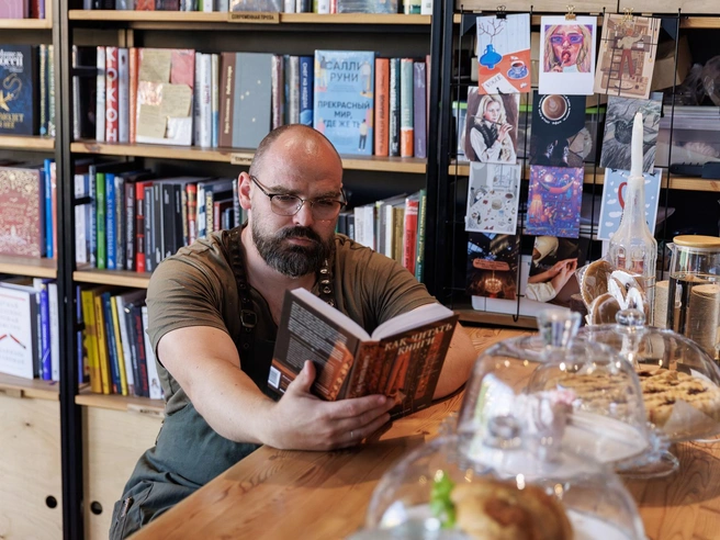 Основатель «Книжного» Василий Косымсков | Источник: Алексей Волхонский / V1.RU