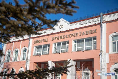 Пара 74 и 70 лет сыграла свадьбу после 30 лет гражданского брака