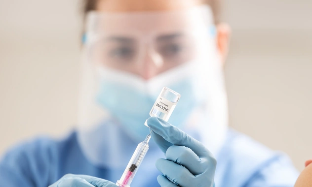Раскрыты нарушения при создании вакцины Pfizer, но это не помешает колоть ее детям с 5 лет