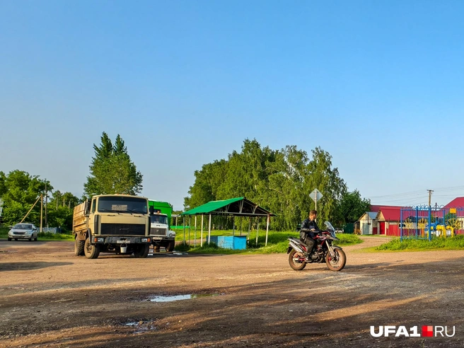 Молодежи много и все на двухколесных | Источник: Булат Салихов / UFA1.RU