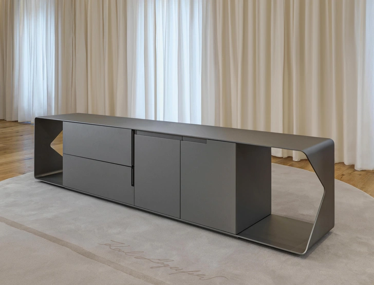 Источник: Karl Lagerfeld Maison