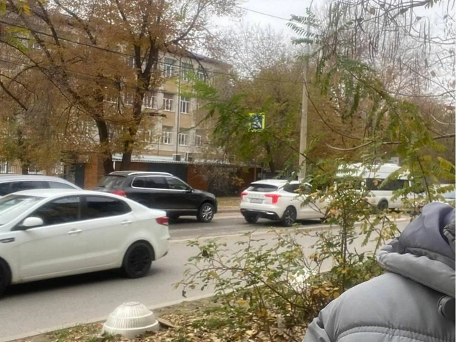 Заторы, по словам женщины, образуются из-за перекрытий на время ремонтных работ | Источник: читатели V1.RU