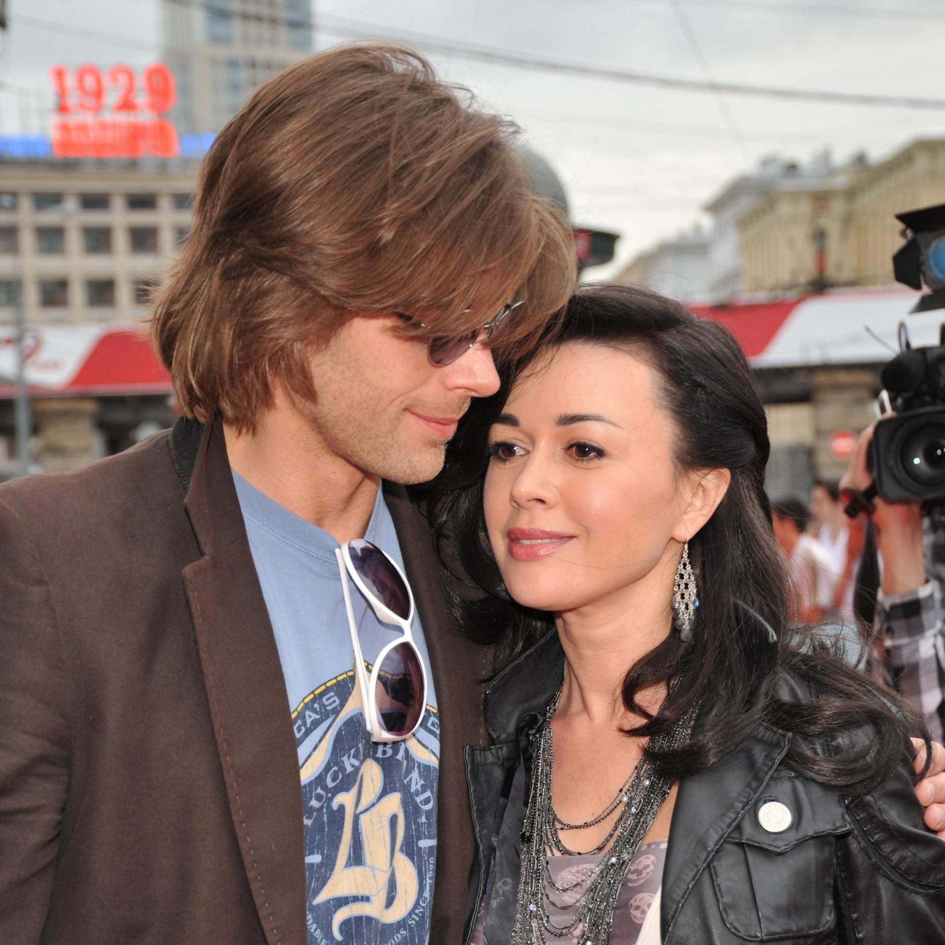 «Какая Алена?»: подруга Анастасии Заворотнюк высказалась о романе Петра Чернышева