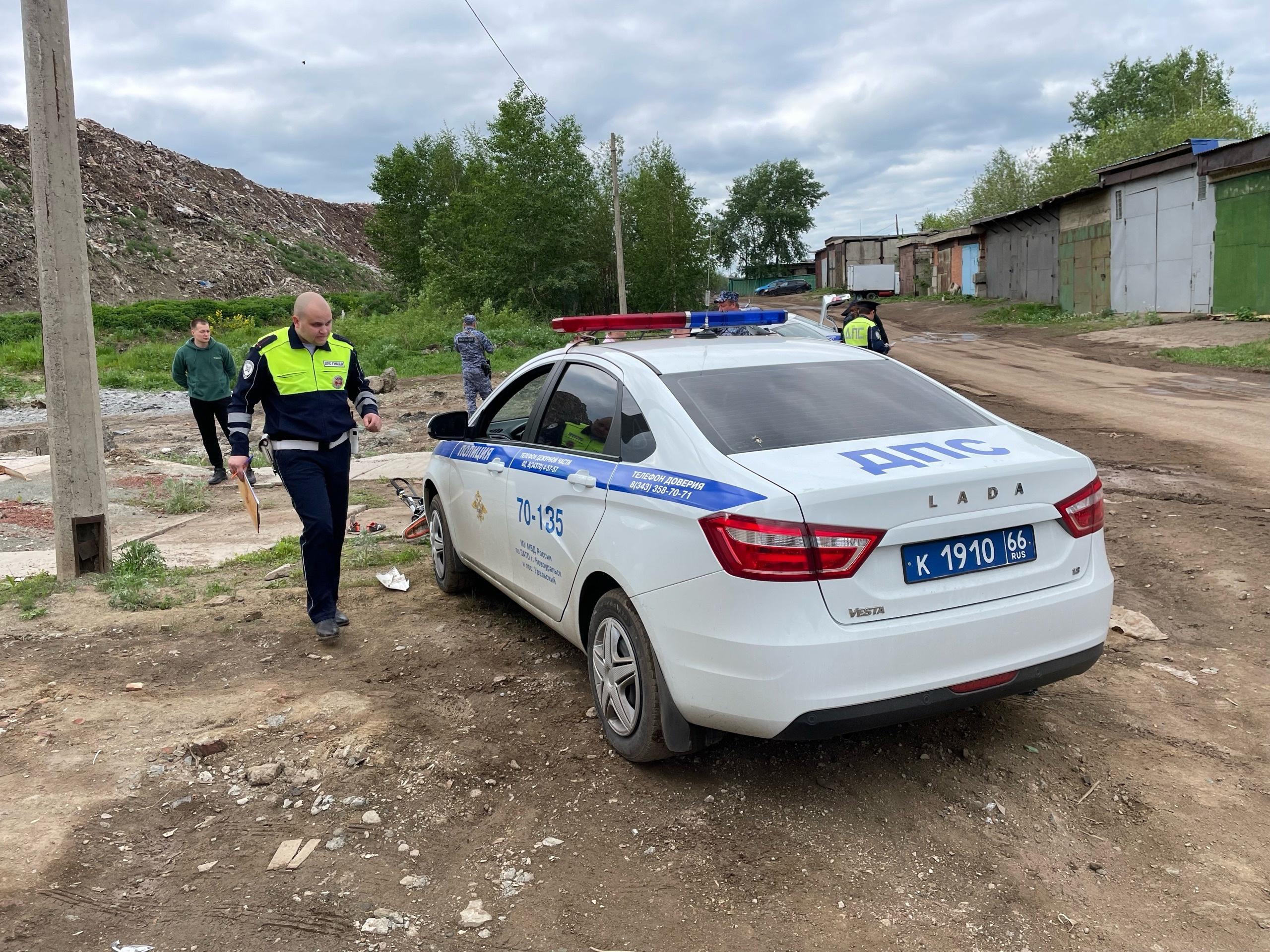 Полицейский сбил мальчиков на питбайке в Новоуральске: что случилось с  отцом детей - 25 июня 2024 - Е1.ру