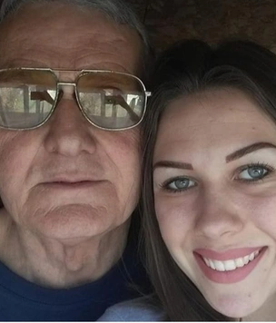 74-летний мужик развёлся с 21-летней женой после того, как она изменила ему с 60-летним соседом