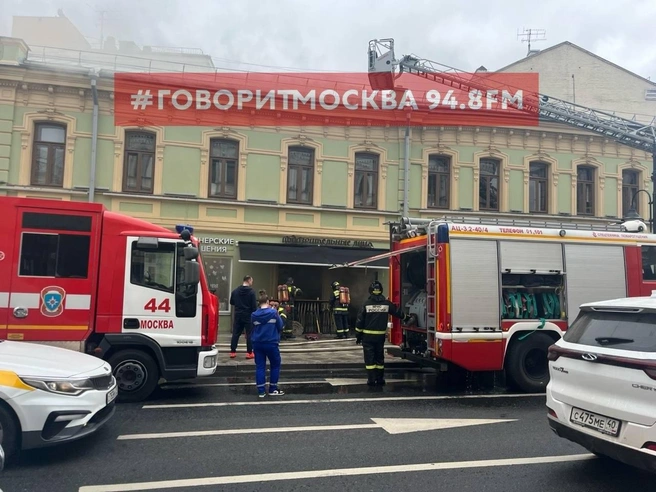 Пожарные тушат возгорание | Источник: Говорит Москва / T.me
